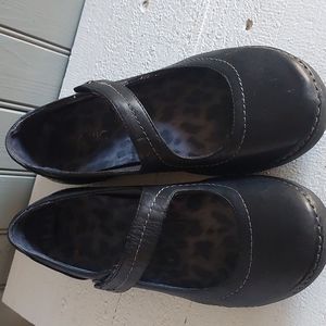 VIONIC Mary Jane style work shoes